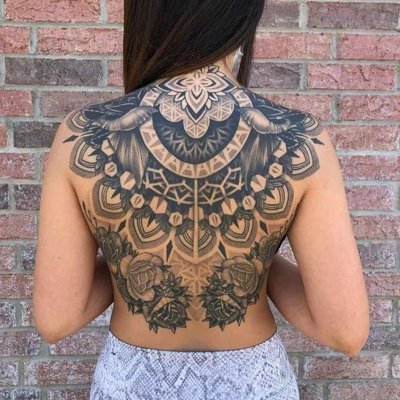  Tatouage mandala Intégrale du dos avec des roses